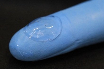 Image: contact_lens_display_580x386.jpg